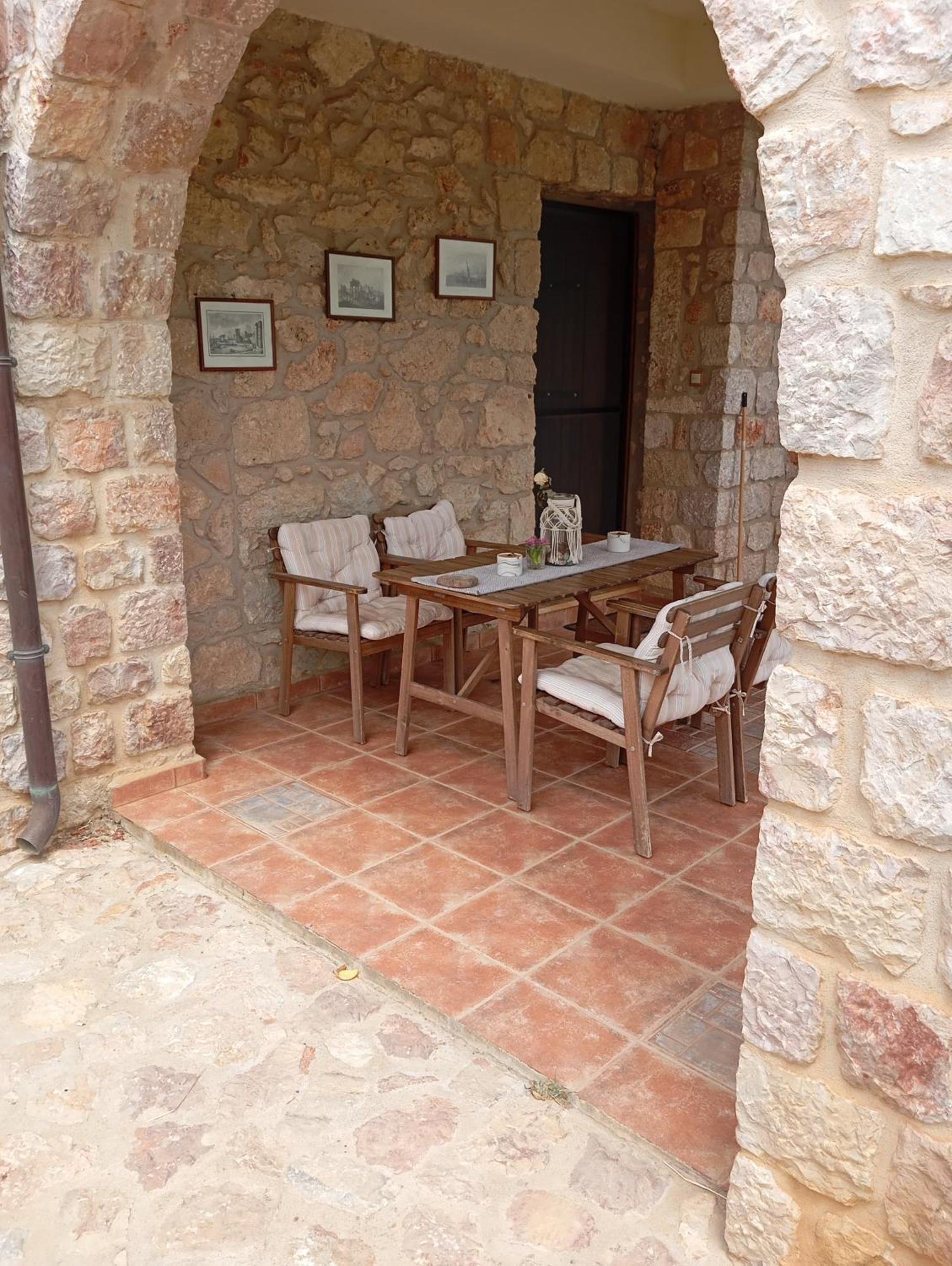 Niko'S Stone Guest House Plitra Exterior photo