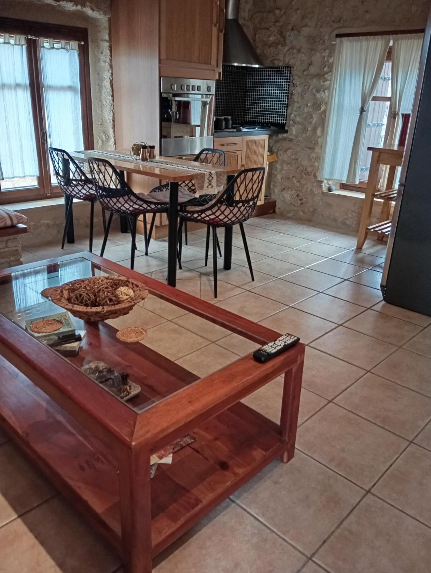 Niko'S Stone Guest House Plitra Exterior photo