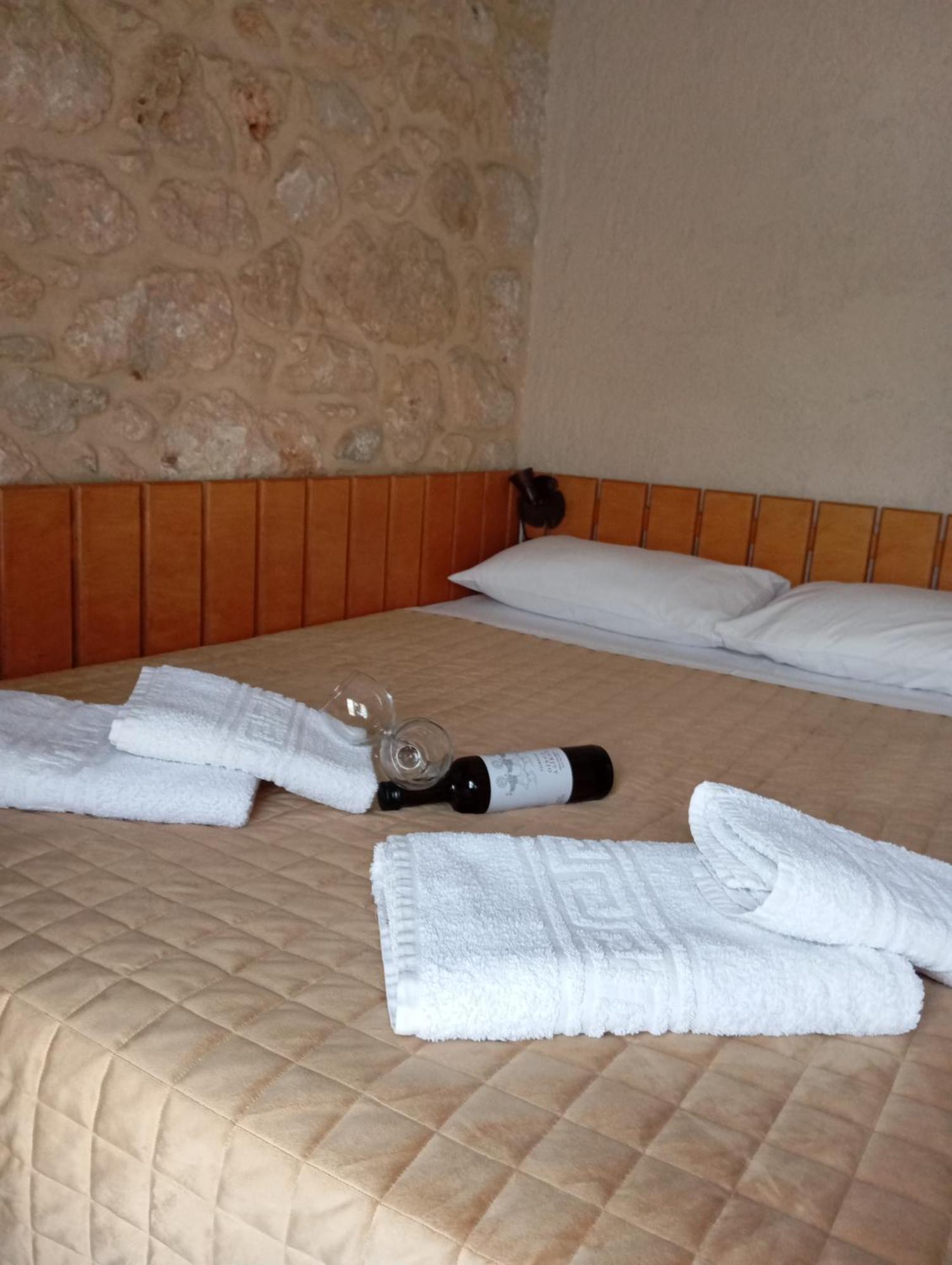 Niko'S Stone Guest House Plitra Exterior photo