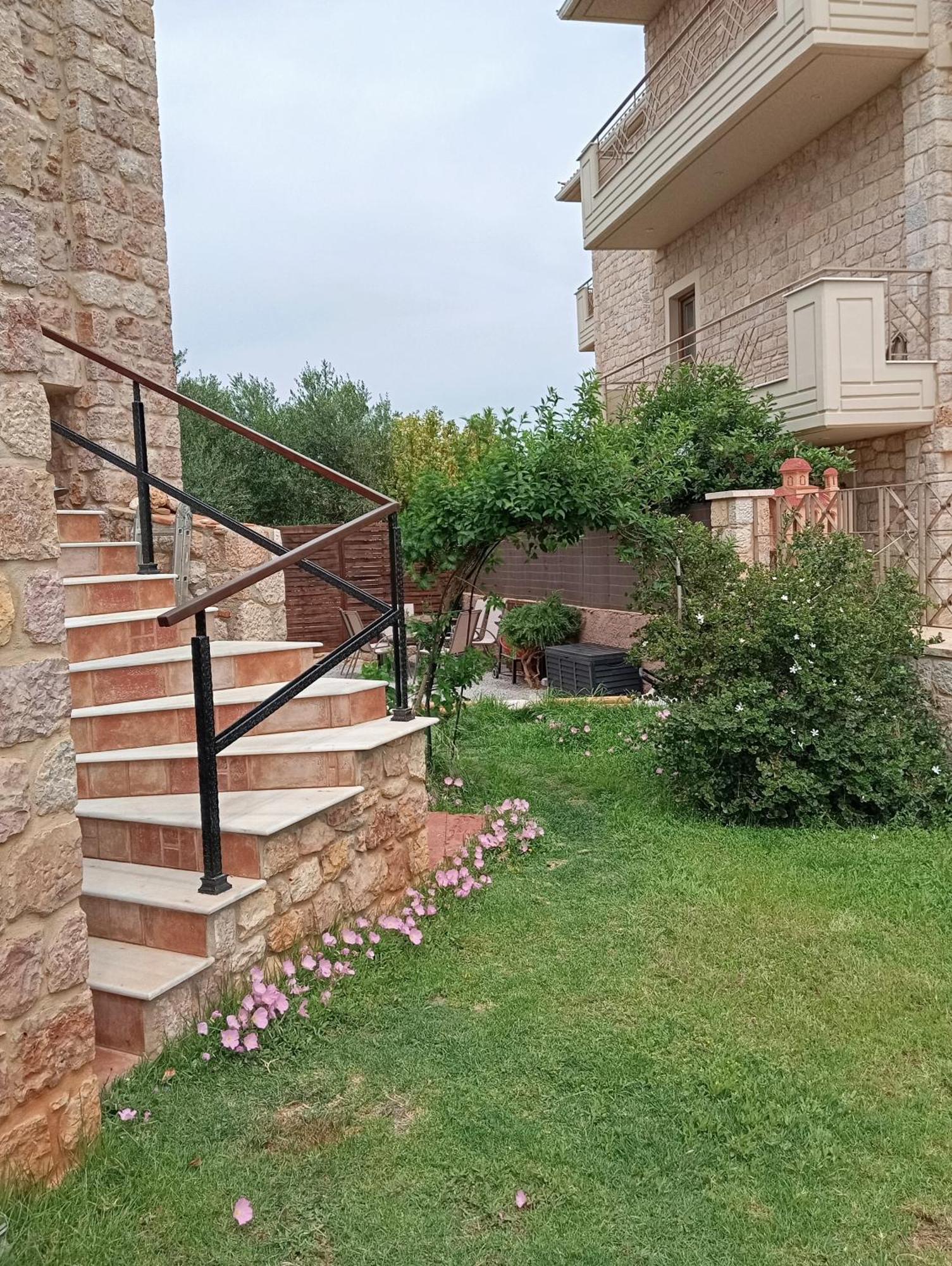 Niko'S Stone Guest House Plitra Exterior photo