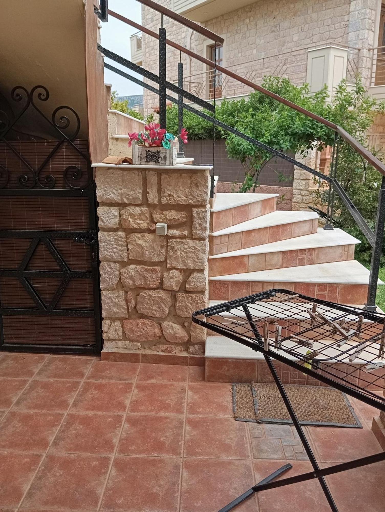 Niko'S Stone Guest House Plitra Exterior photo