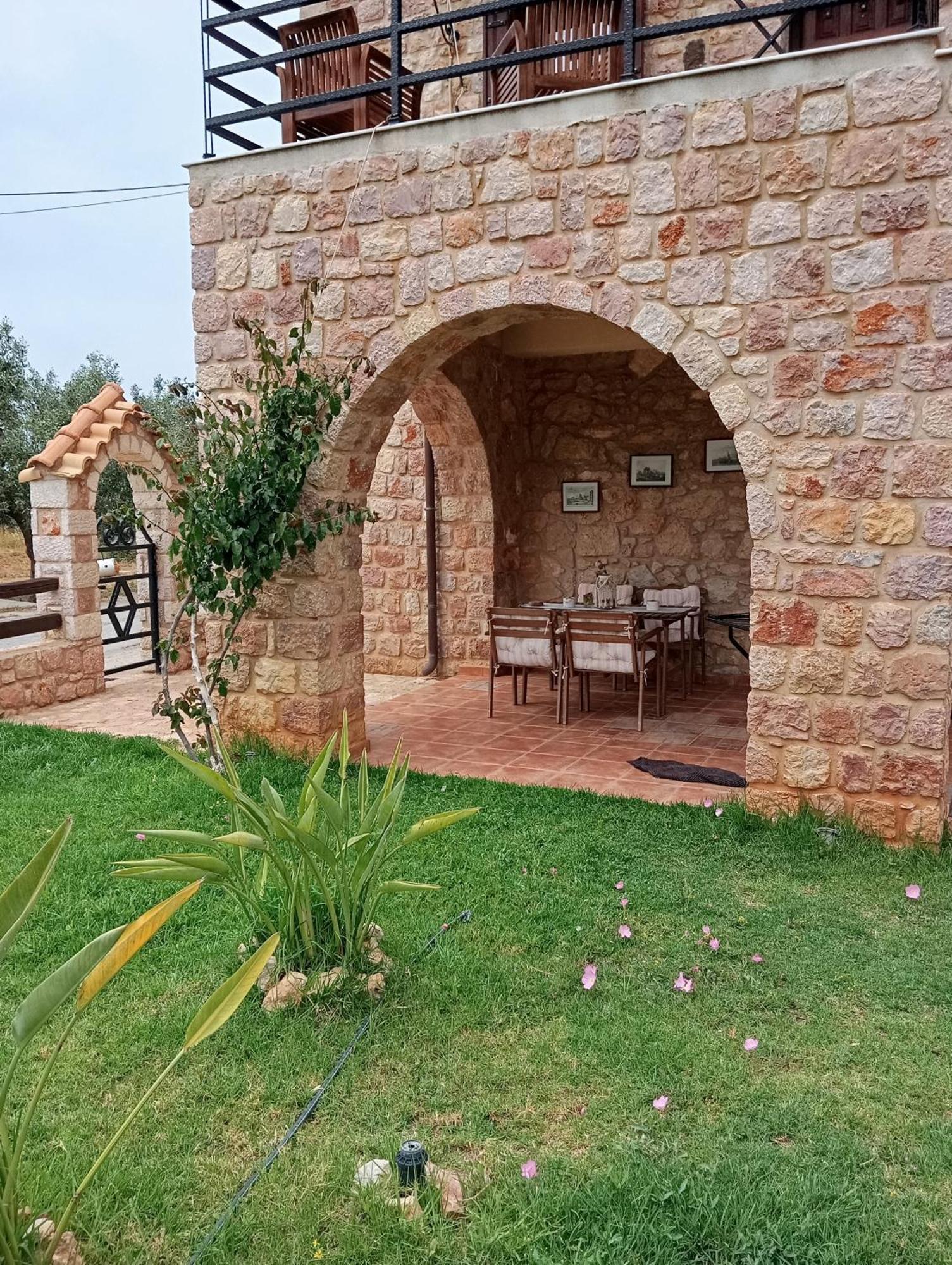 Niko'S Stone Guest House Plitra Exterior photo