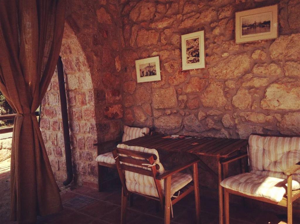 Niko'S Stone Guest House Plitra Exterior photo